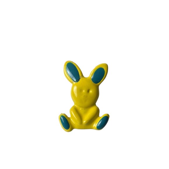 Vintage Yellow Metal Easter Bunny Rabbit Pin/Brooch 0.97" x 0.68" - Picture 1 of 4
